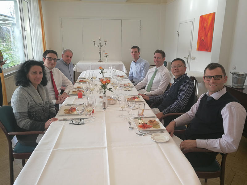法鋼領(lǐng)導(dǎo)同迪林根領(lǐng)導(dǎo)一起用餐