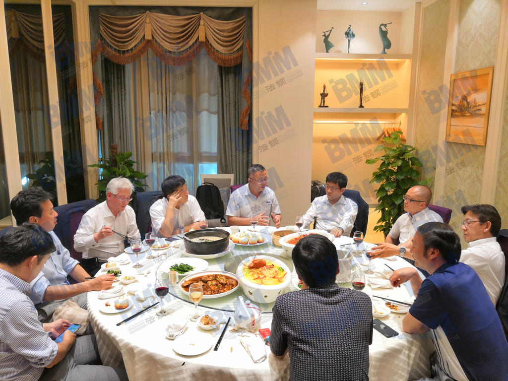 訪問結(jié)束后，法鋼集團負責人邀請JFE鋼鐵高層共進晚餐